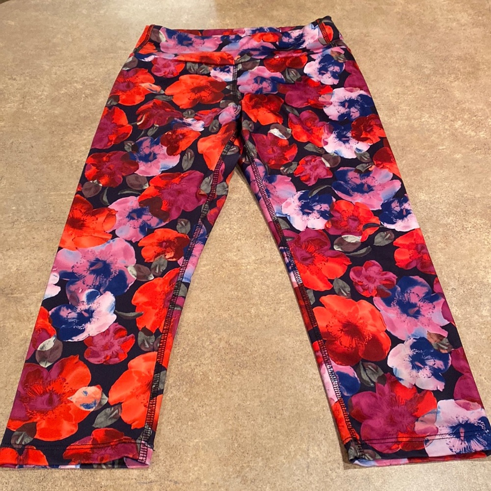 Womens KOS USA Capri leggings size small